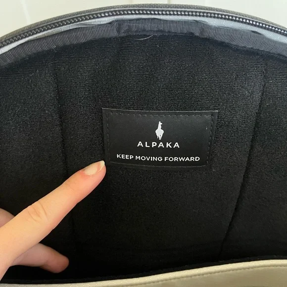 ALPAKA Metro Pro Business Travel Padded Weatherproof Backpack 24L in Black NWOT - Picture 13 of 16
